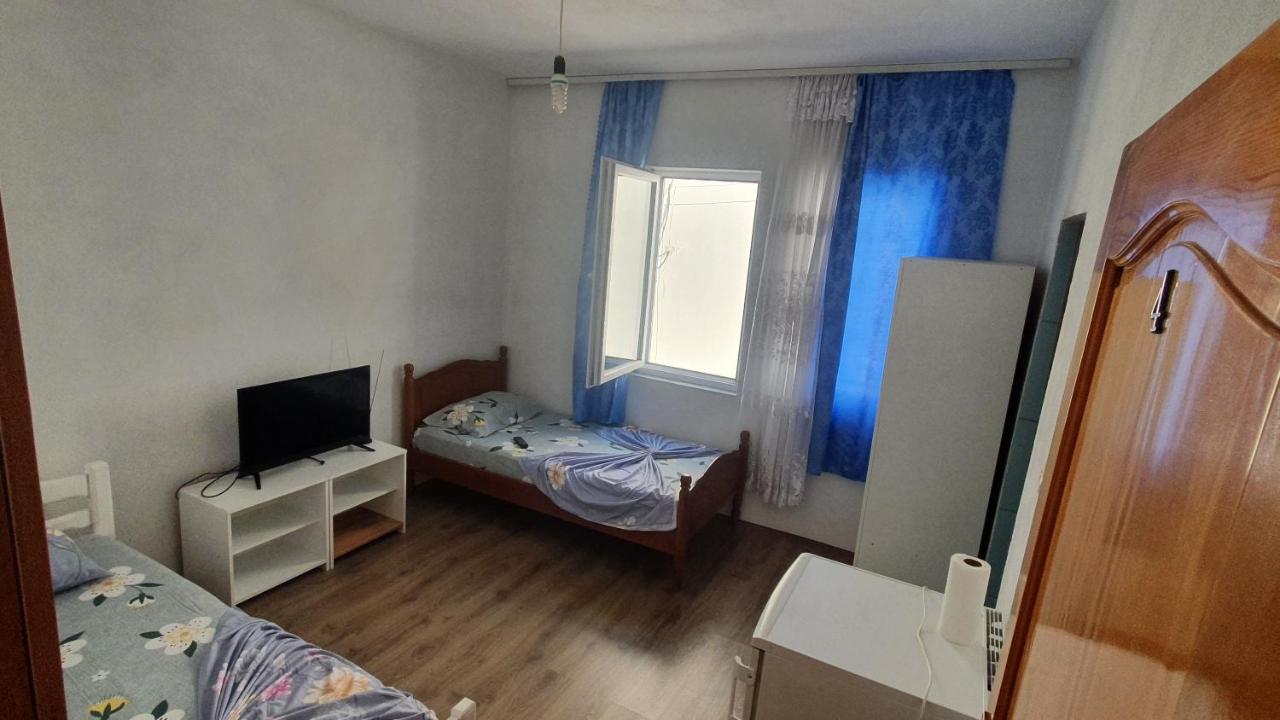 Arbi Guest House Kukes Экстерьер фото