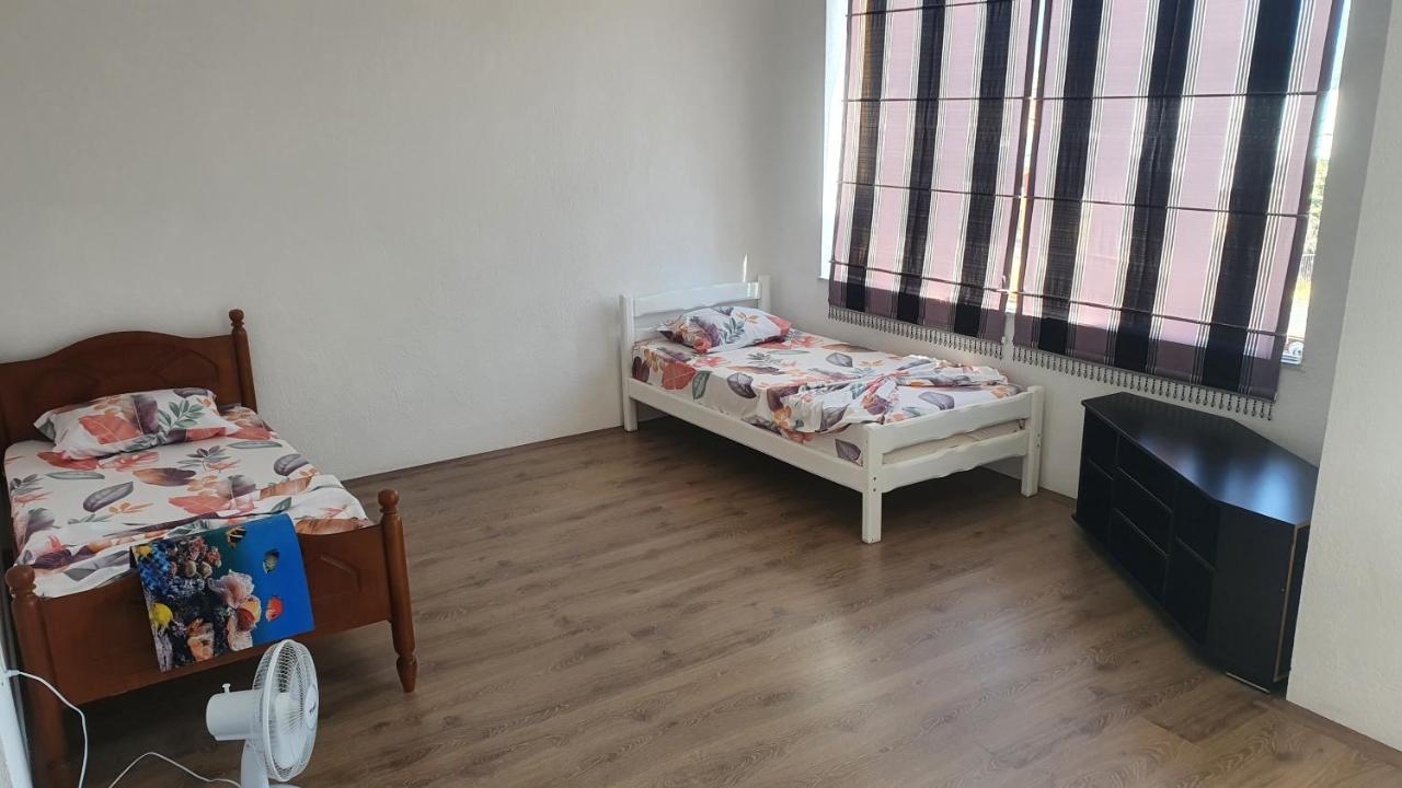 Arbi Guest House Kukes Экстерьер фото